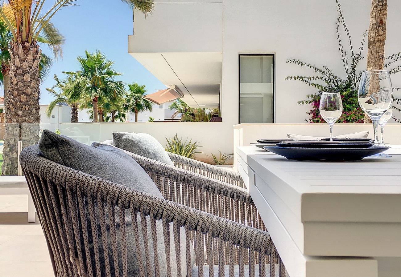 Appartement in Mar de Cristal - Modern, groot terras, zwembad en BBQ