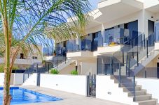 Appartement in Santiago de la Ribera - Begane grond, 100m van strand, zwembad,...