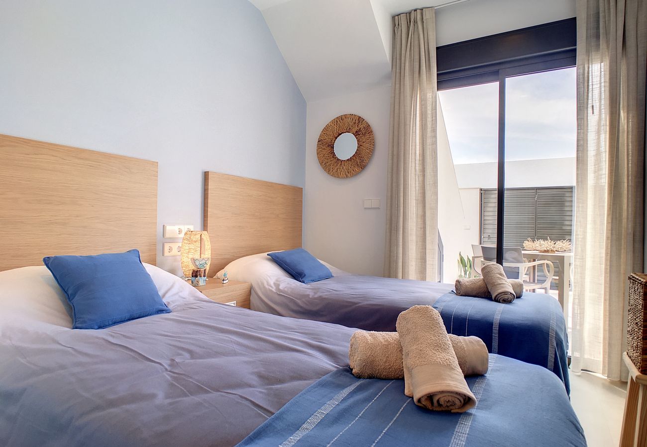 Villa in Santiago de la Ribera - Villa met privé zwembad en dakterras