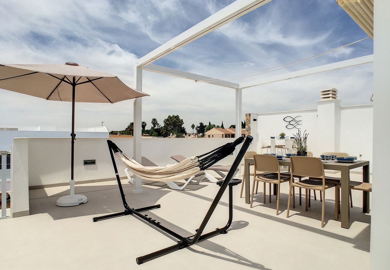 Villa in Santiago de la Ribera - Villa met privé zwembad en dakterras