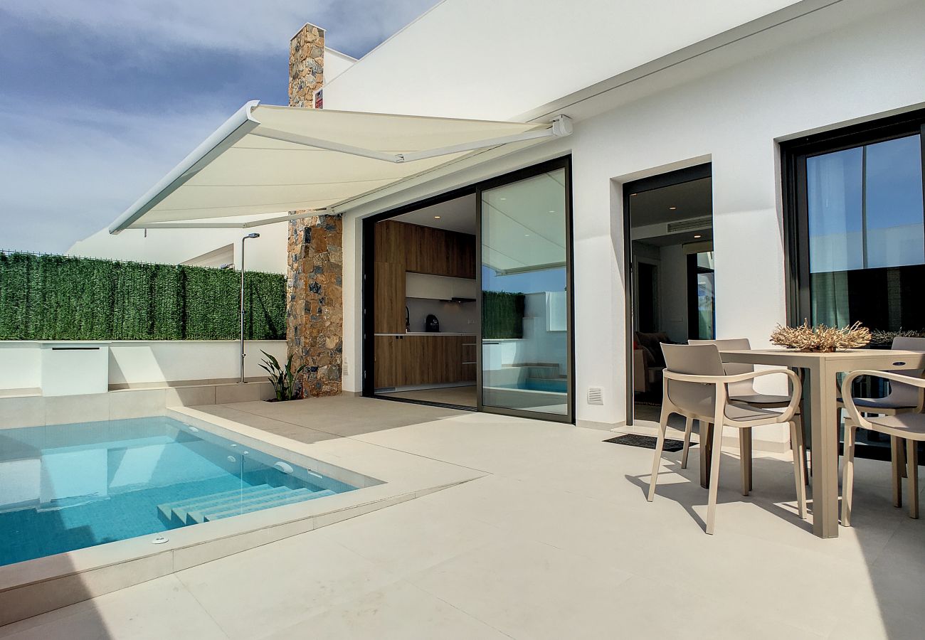 Villa in Santiago de la Ribera - Villa met privé zwembad en dakterras