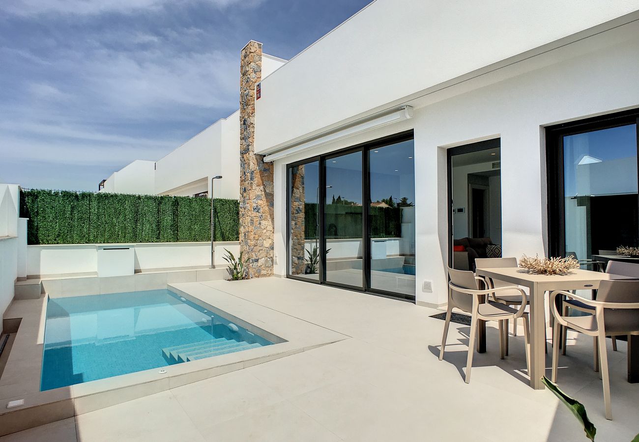 Villa in Santiago de la Ribera - Villa met privé zwembad en dakterras