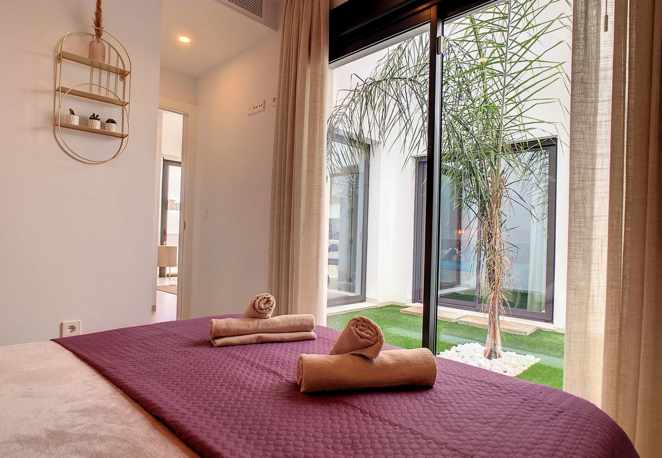 Villa in Santiago de la Ribera - Villa met privé zwembad en dakterras