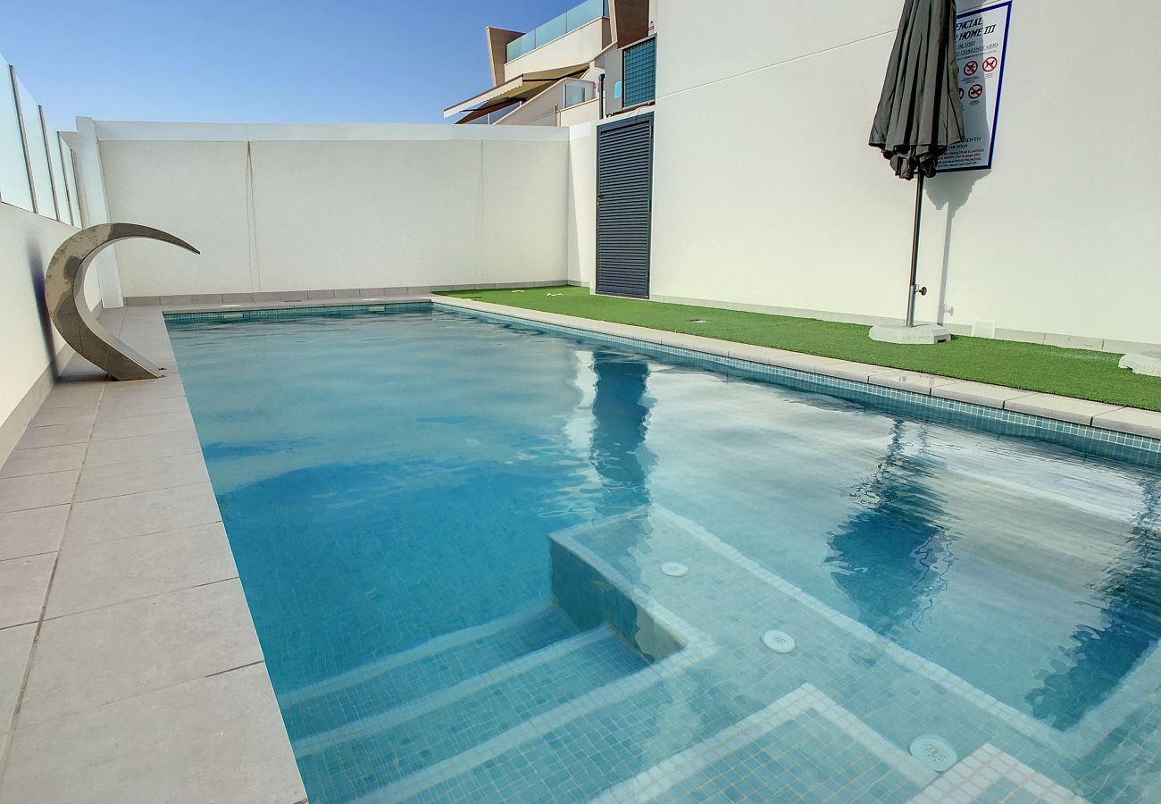 Appartement in San Pedro del Pinatar - Eigen dakterras, wifi, zwembad en kabel-tv