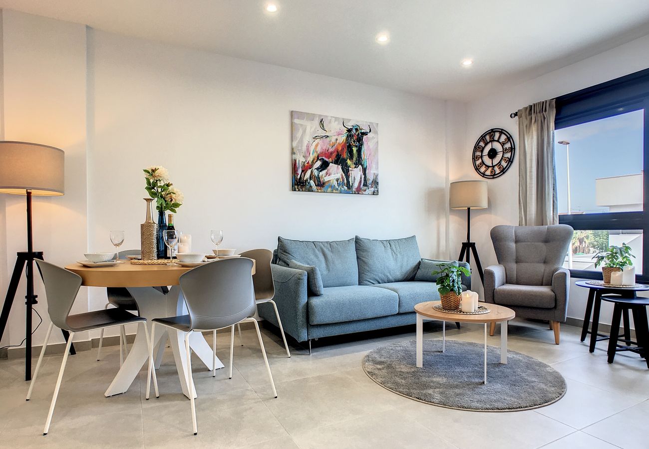 Appartement in San Pedro del Pinatar - Eigen dakterras, wifi, zwembad en kabel-tv