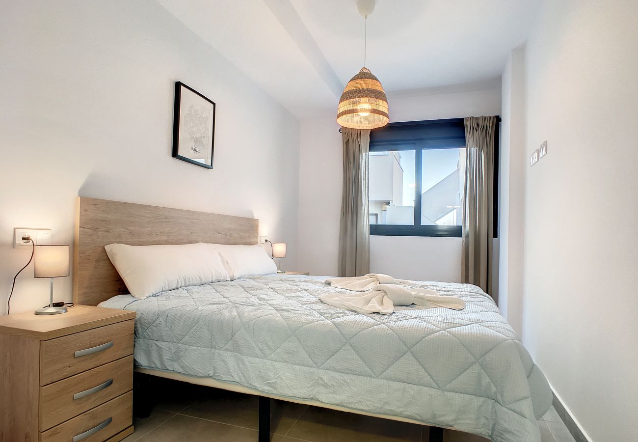Appartement in San Pedro del Pinatar - Eigen dakterras, wifi, zwembad en kabel-tv
