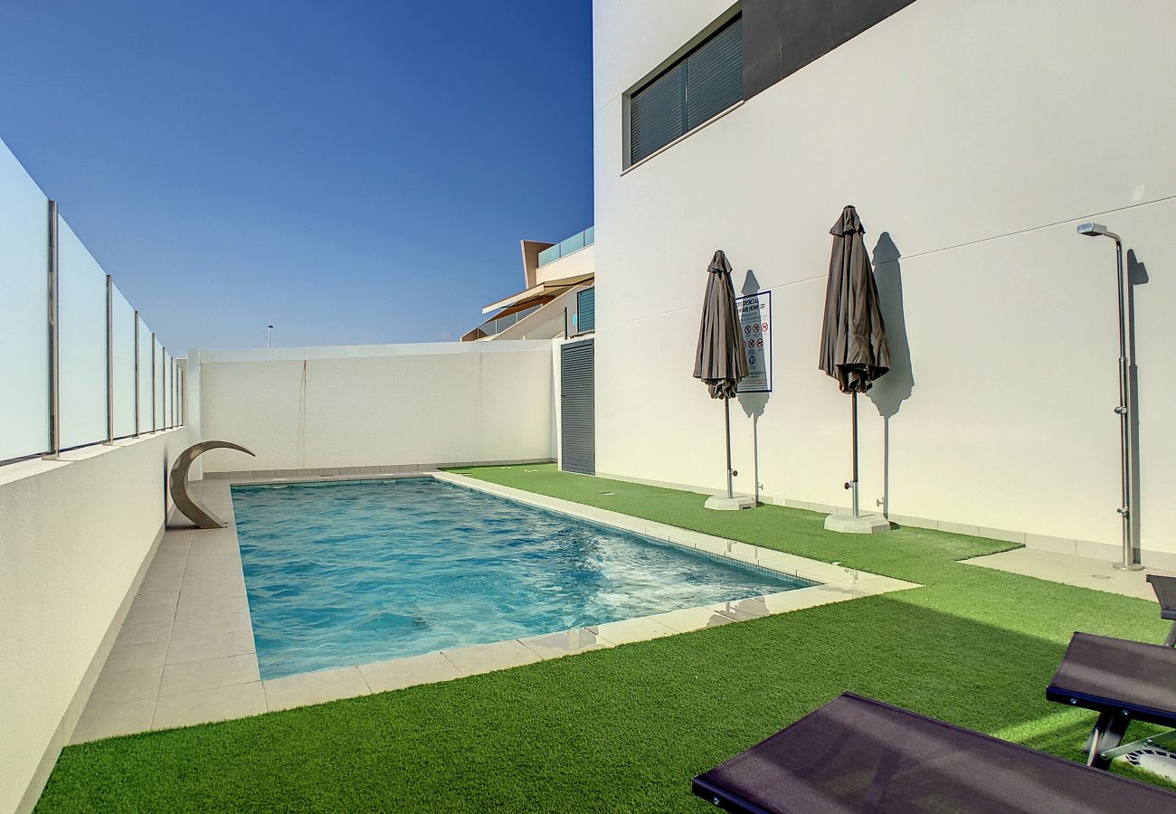 Appartement in San Pedro del Pinatar - Eigen dakterras, wifi, zwembad en kabel-tv