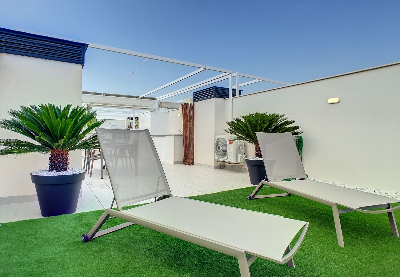 Appartement in San Pedro del Pinatar - Eigen dakterras, wifi, zwembad en kabel-tv