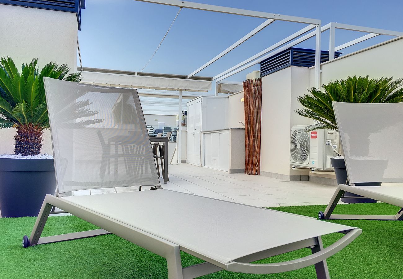 Appartement in San Pedro del Pinatar - Eigen dakterras, wifi, zwembad en kabel-tv