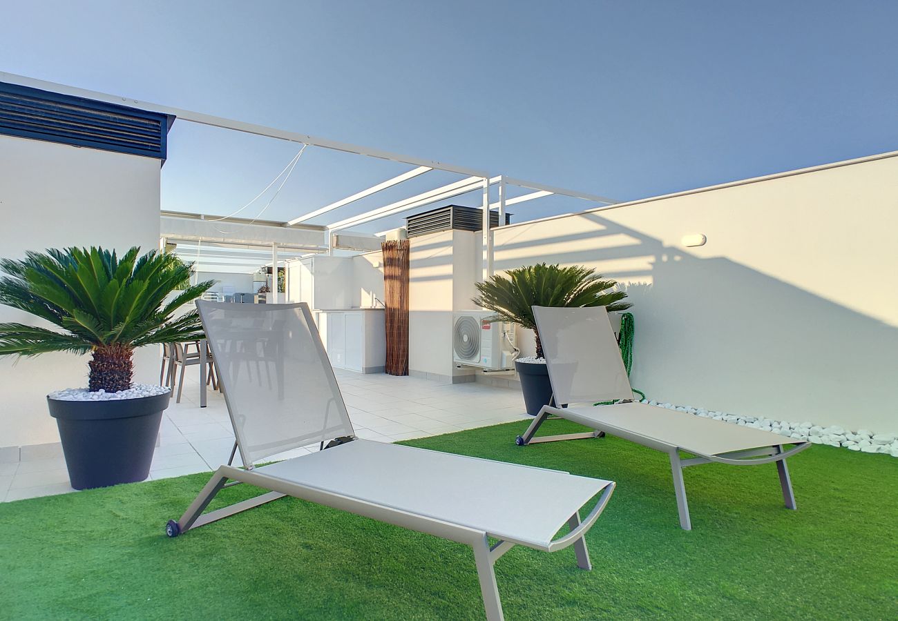 Appartement in San Pedro del Pinatar - Eigen dakterras, wifi, zwembad en kabel-tv