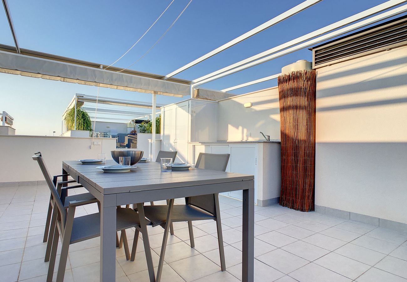 Appartement in San Pedro del Pinatar - Eigen dakterras, wifi, zwembad en kabel-tv
