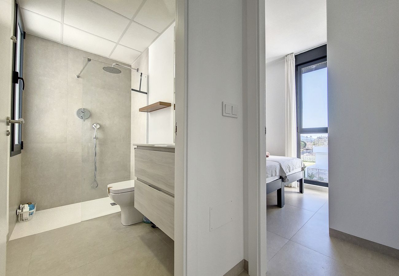 Appartement in Mar de Cristal - Penthouse-appartement met uitzicht op het zwembad en de zee