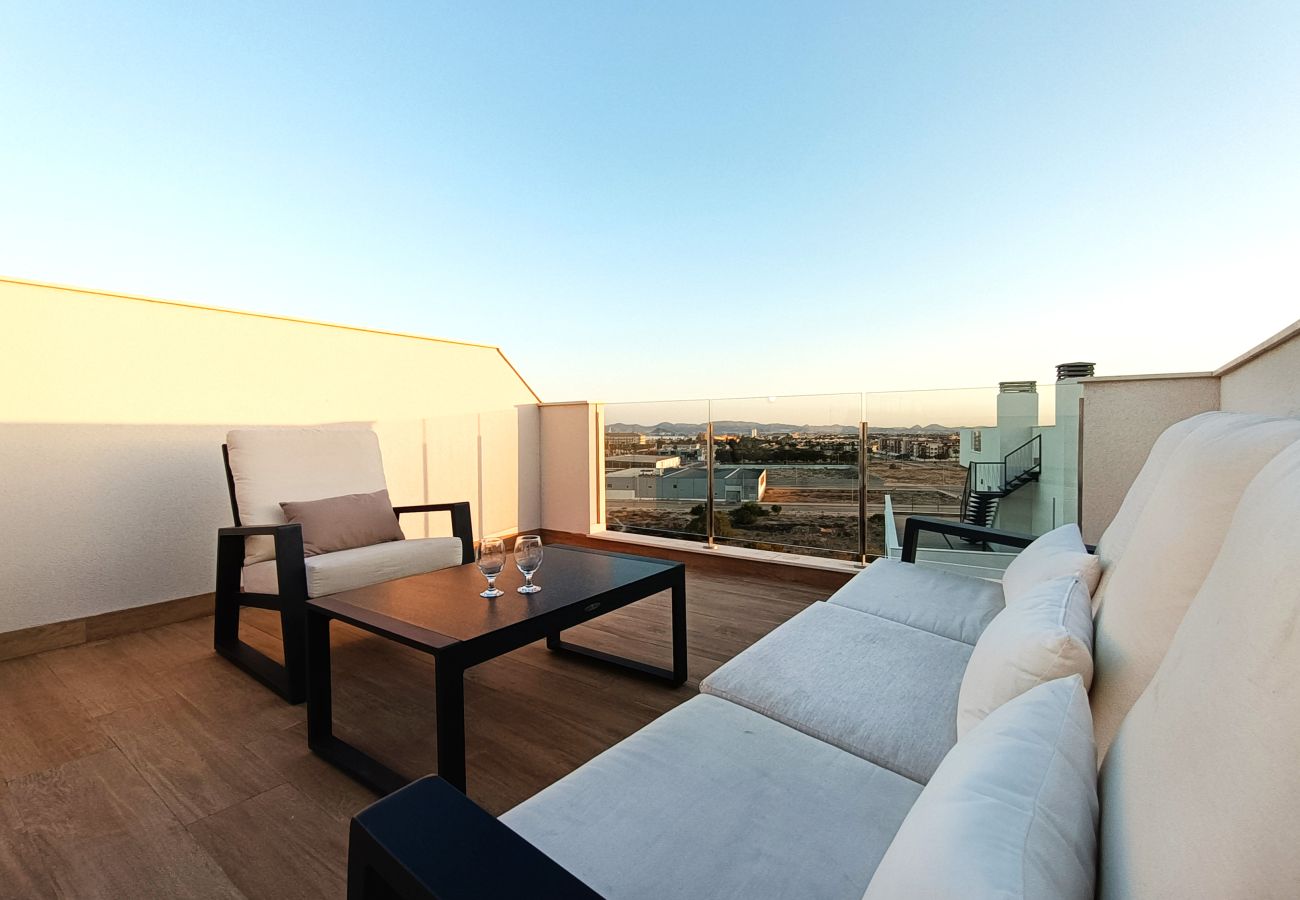 Appartement in San Javier - Penthouse-appartement met uitzicht op zee en het zwembad