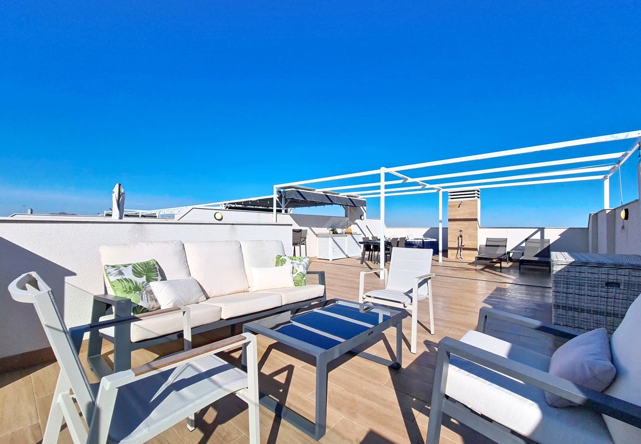 Appartement in San Javier - Penthouse-appartement met uitzicht op zee en het zwembad