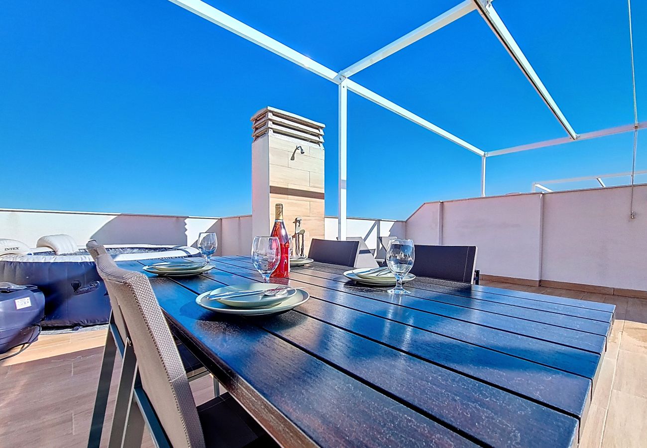 Appartement in San Javier - Penthouse-appartement met uitzicht op zee en het zwembad