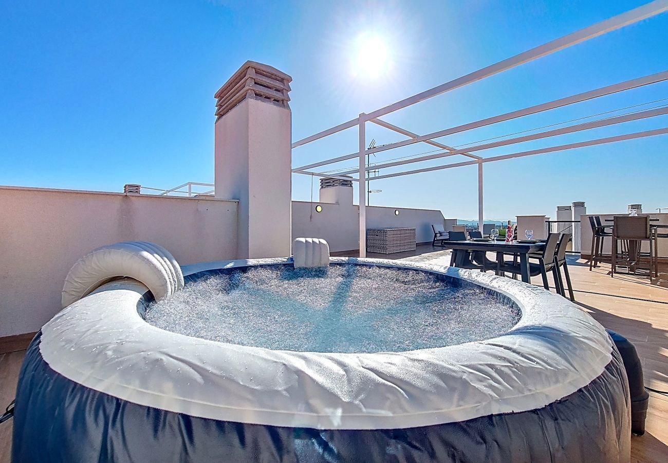 Appartement in San Javier - Penthouse-appartement met uitzicht op zee en het zwembad
