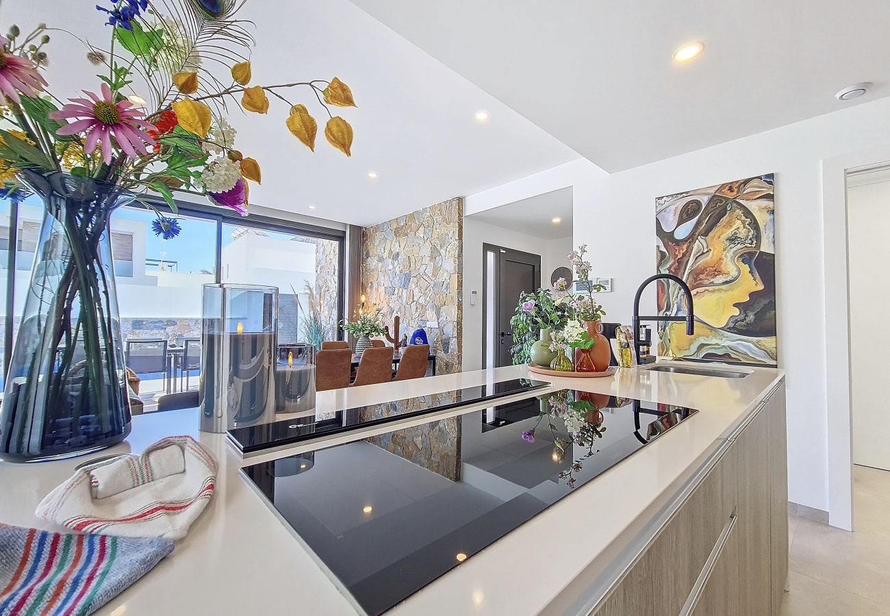 Villa in Santiago de la Ribera - Villa met privézwembad en terras, Wi-Fi en BBQ