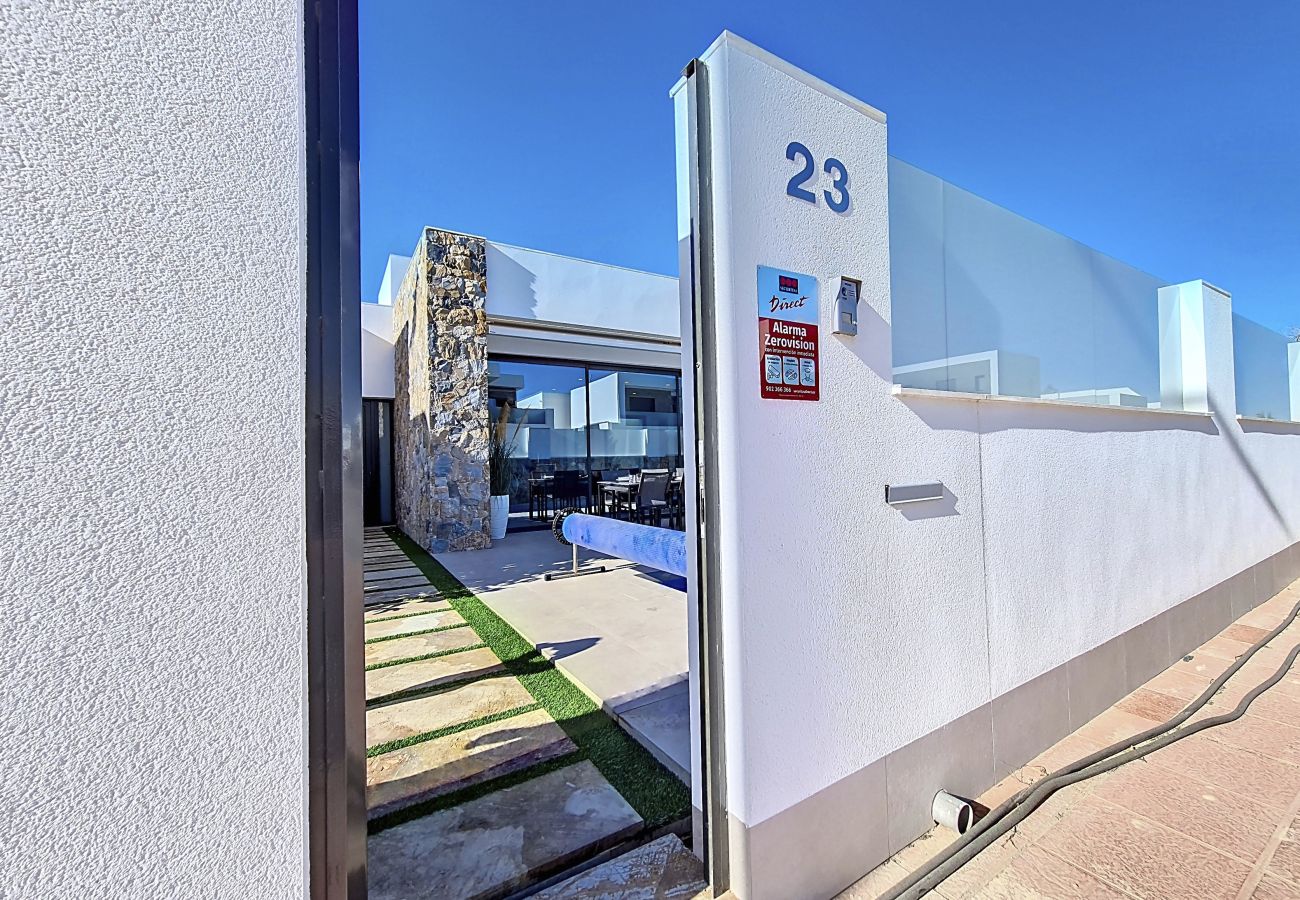 Villa in Santiago de la Ribera - Villa met privézwembad en terras, Wi-Fi en BBQ