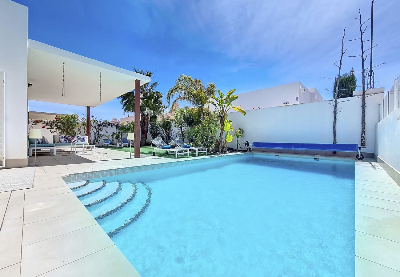 Villa in Mar de Cristal - Villa met privézwembad en tuin