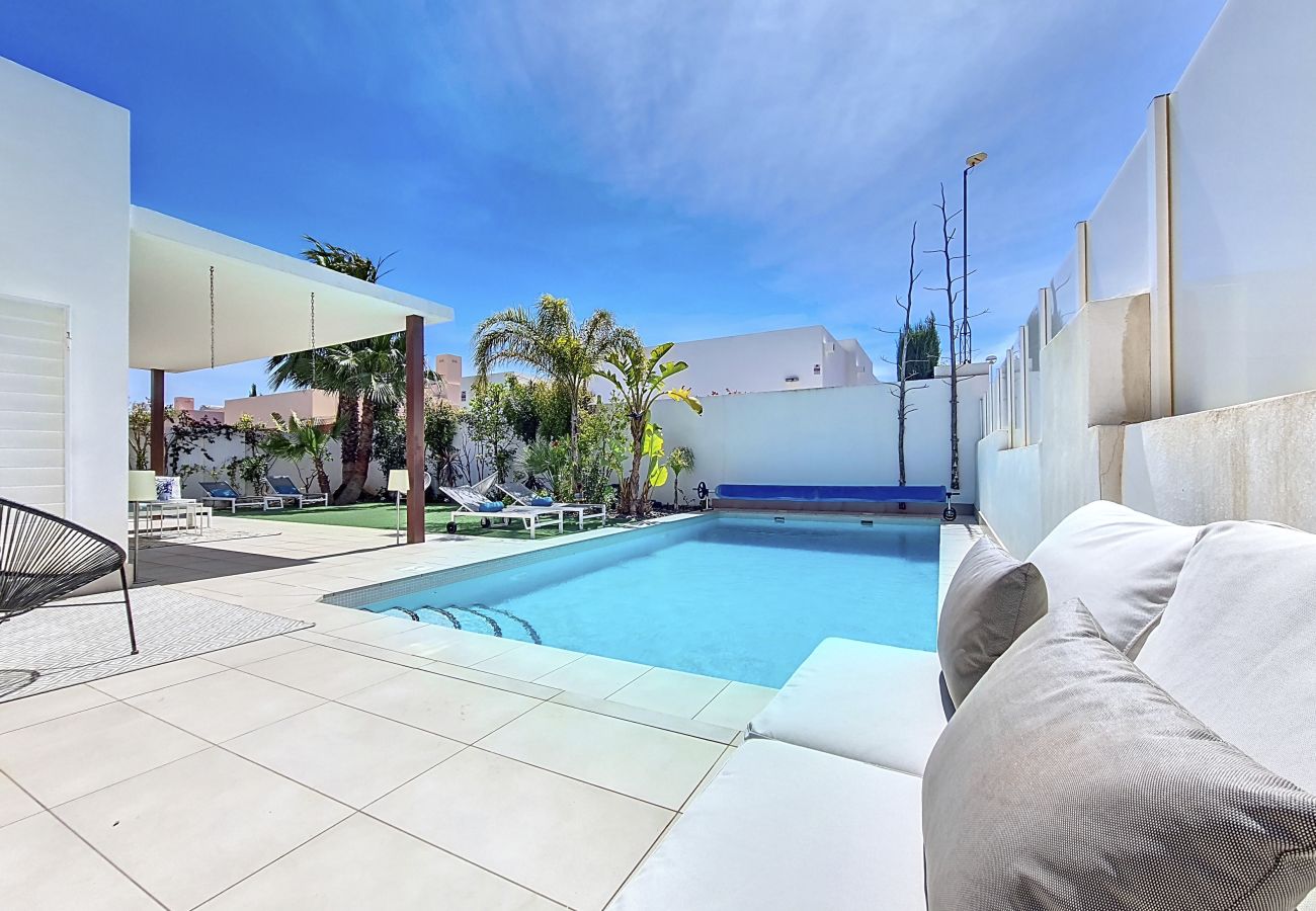 Villa in Mar de Cristal - Villa met privézwembad en tuin