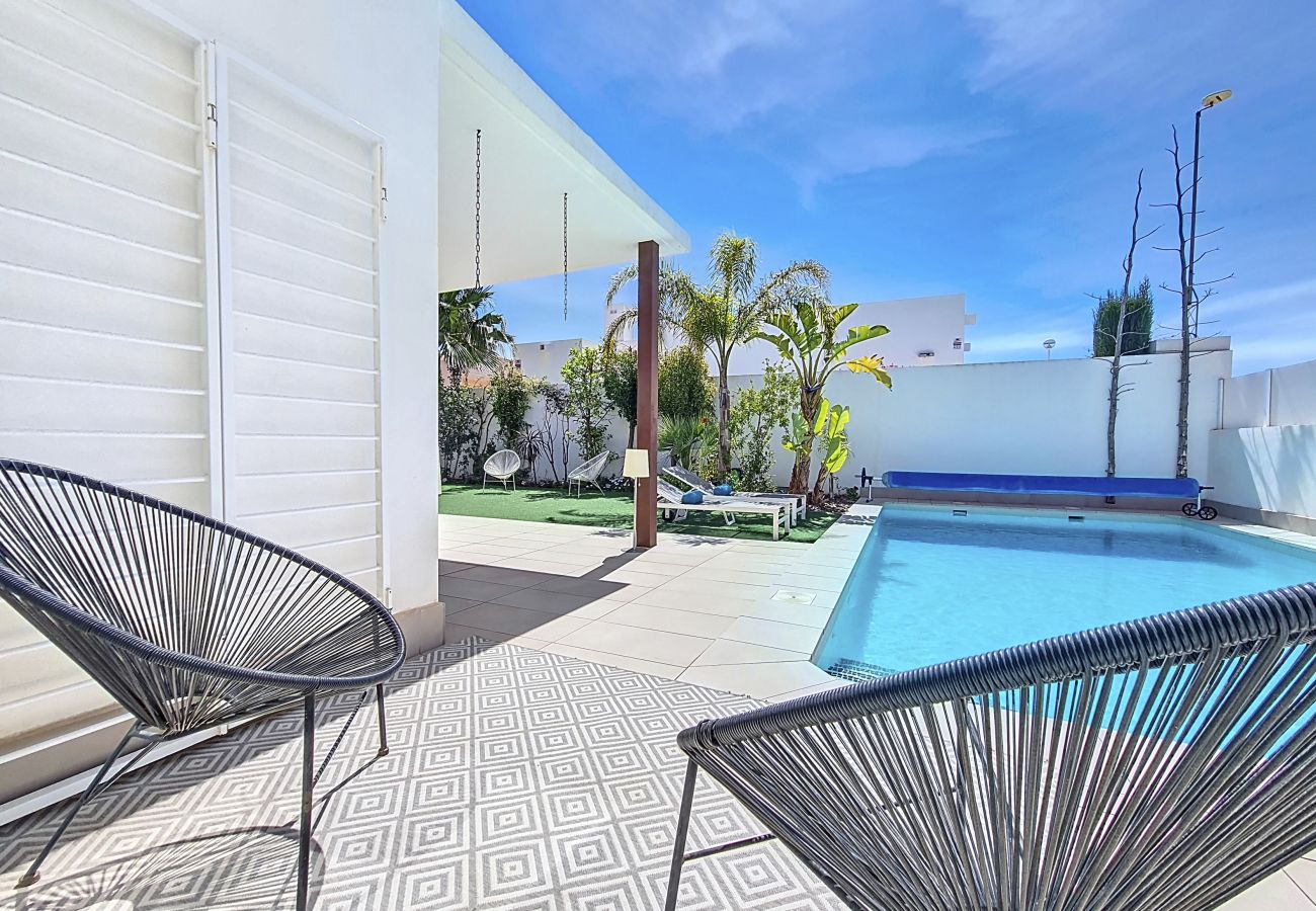 Villa in Mar de Cristal - Villa met privézwembad en tuin