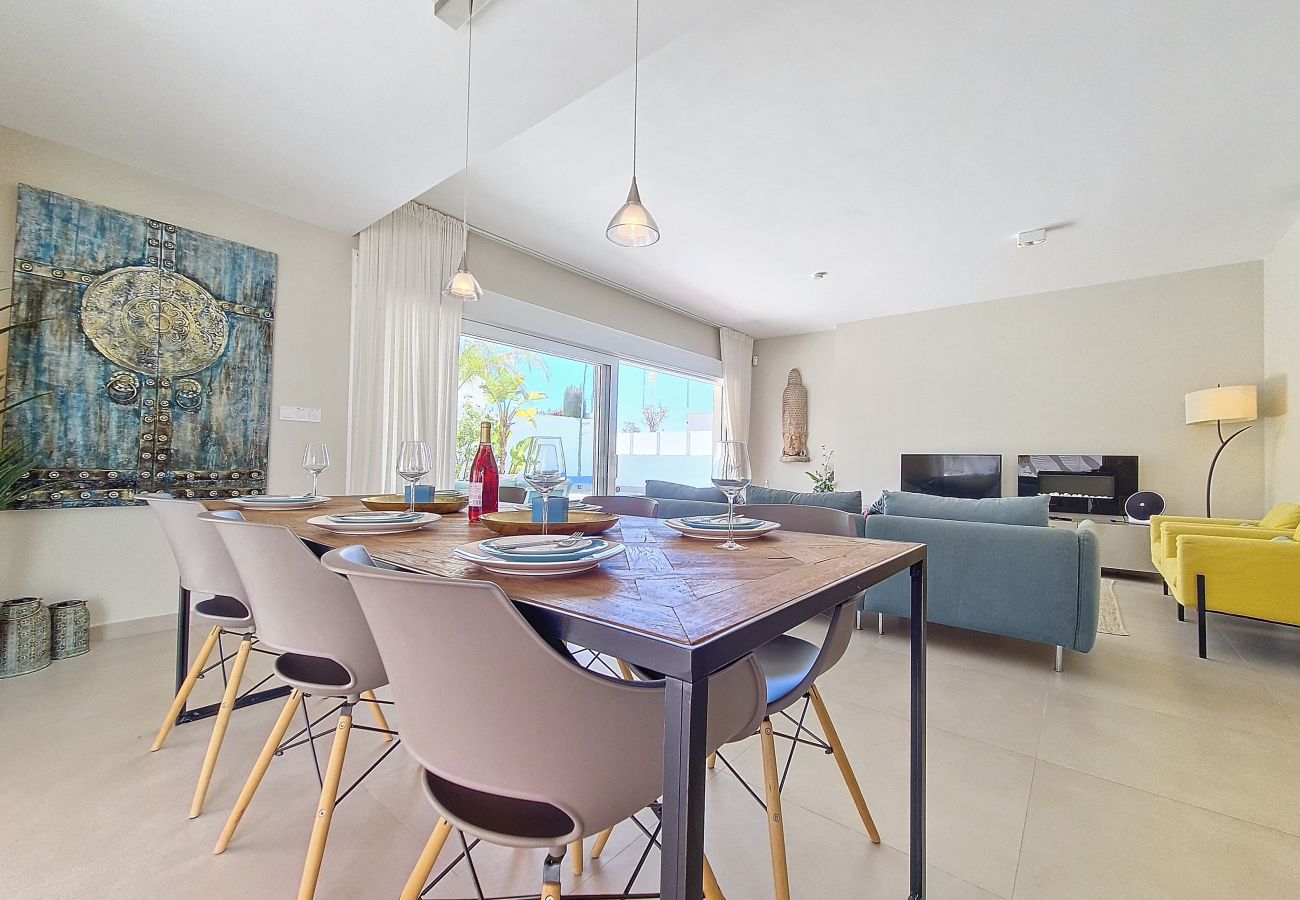 Villa in Mar de Cristal - Villa met privézwembad en tuin