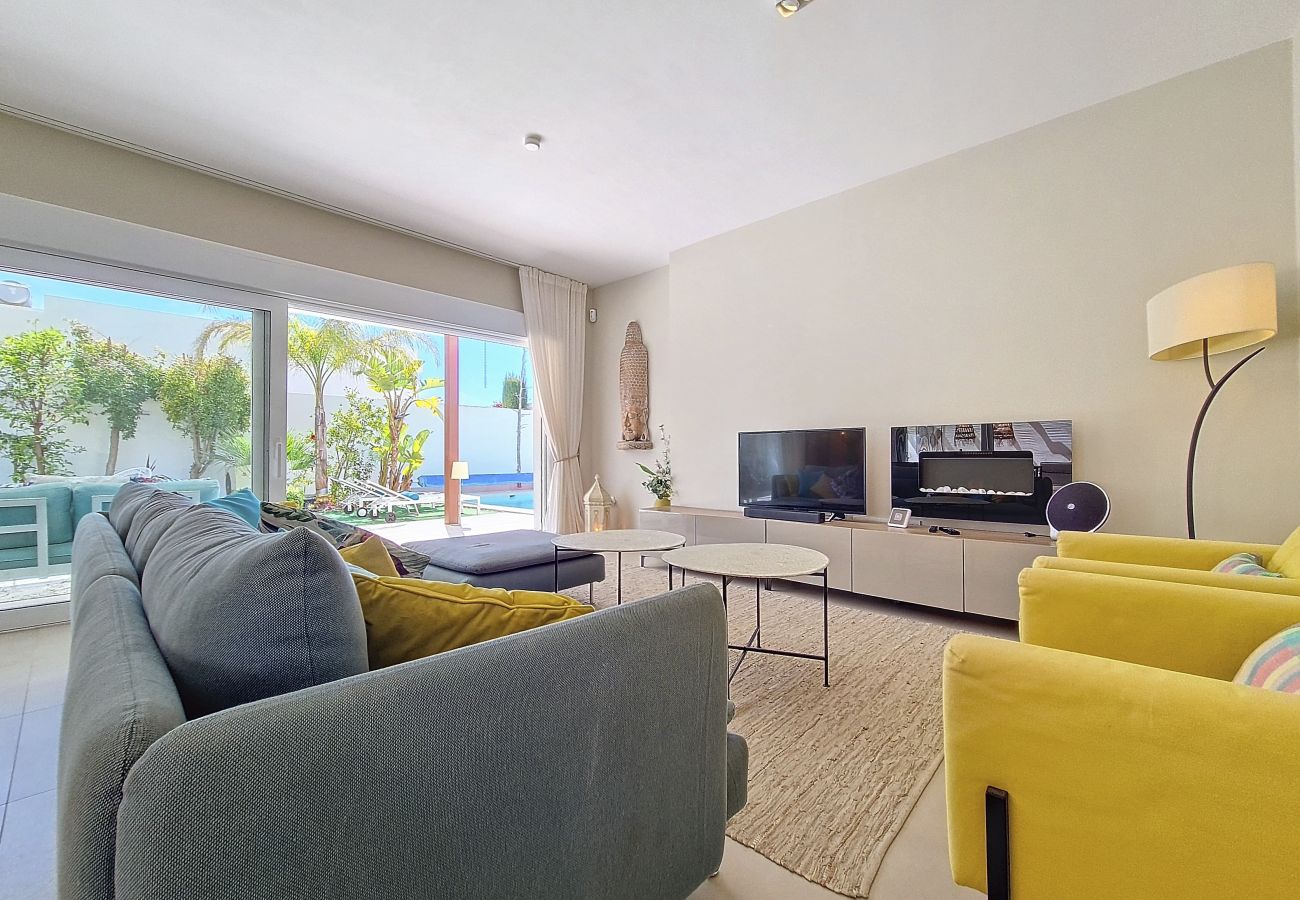 Villa in Mar de Cristal - Villa met privézwembad en tuin