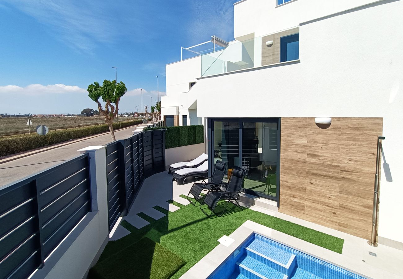 Villa in Los Alcazares - Villa met zeezicht, privézwembad en dakterras