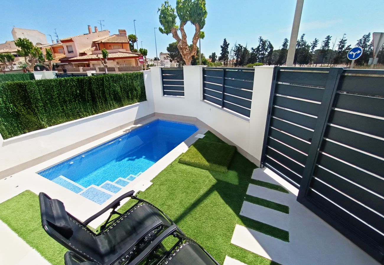 Villa in Los Alcazares - Villa met zeezicht, privézwembad en dakterras