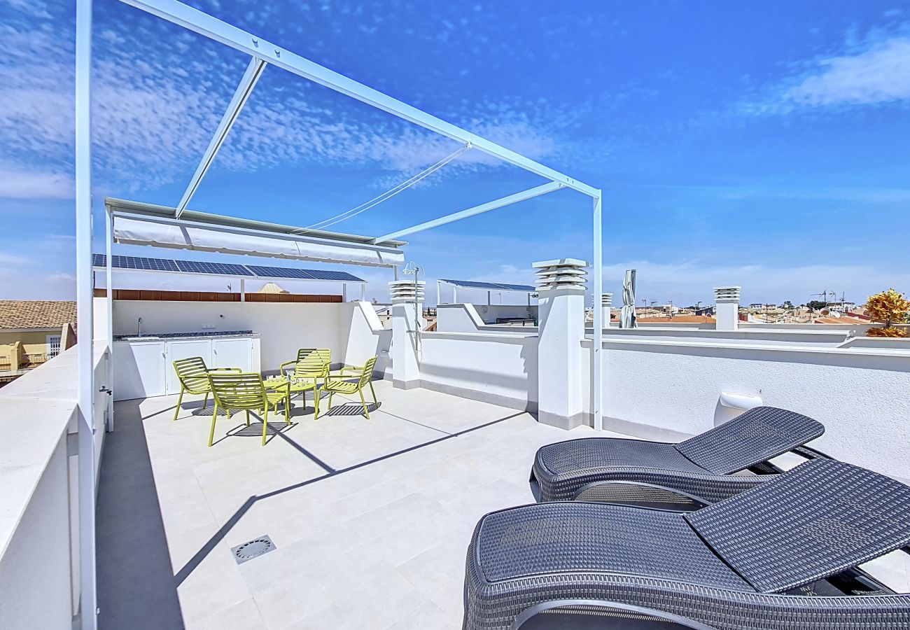 Villa in Los Alcazares - Villa met zeezicht, privézwembad en dakterras