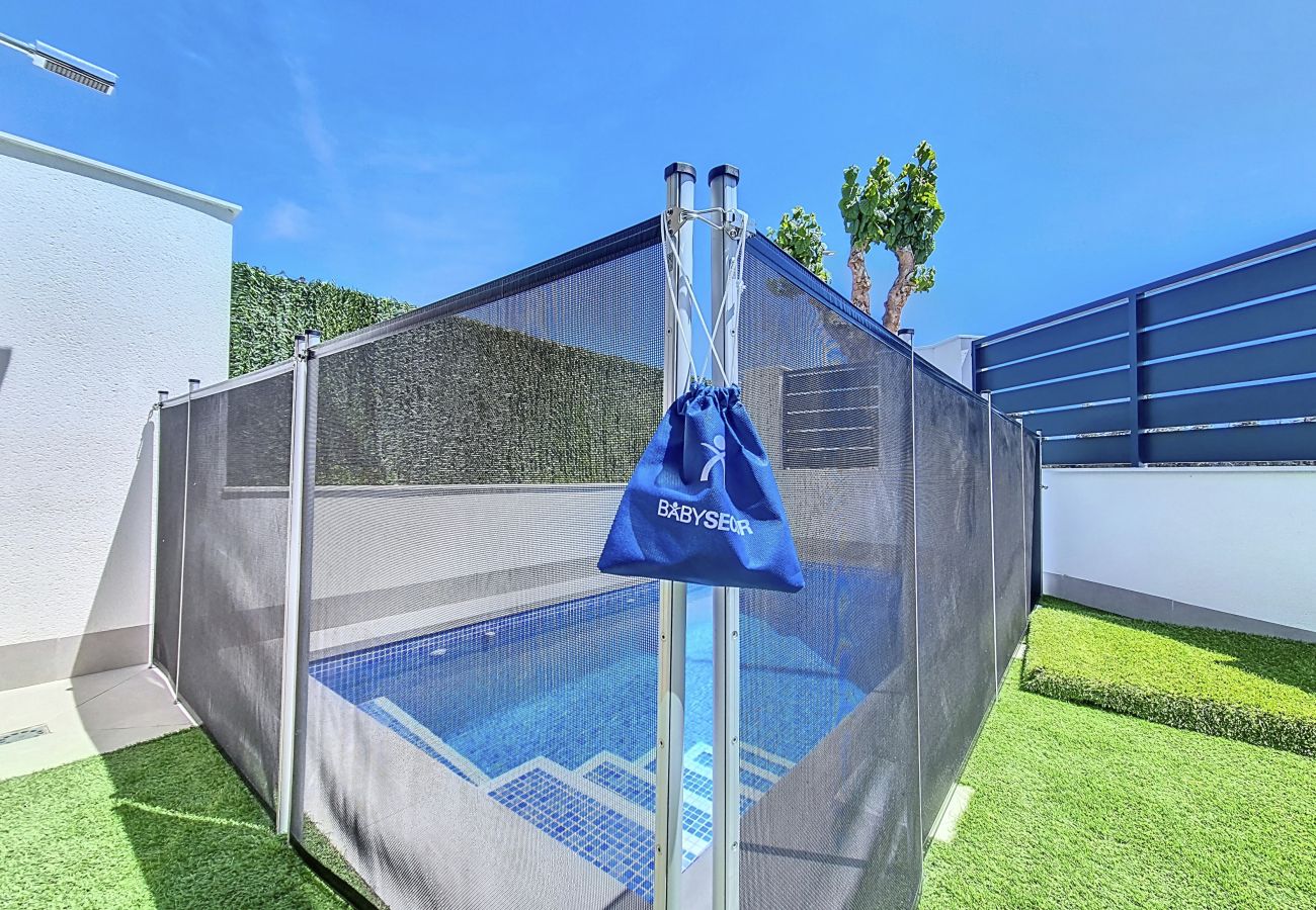 Villa in Los Alcazares - Villa met zeezicht, privézwembad en dakterras