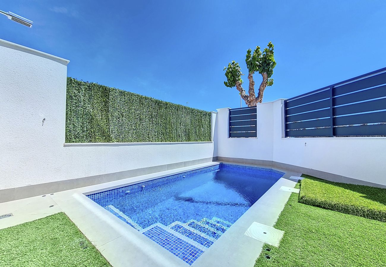 Villa in Los Alcazares - Villa met zeezicht, privézwembad en dakterras