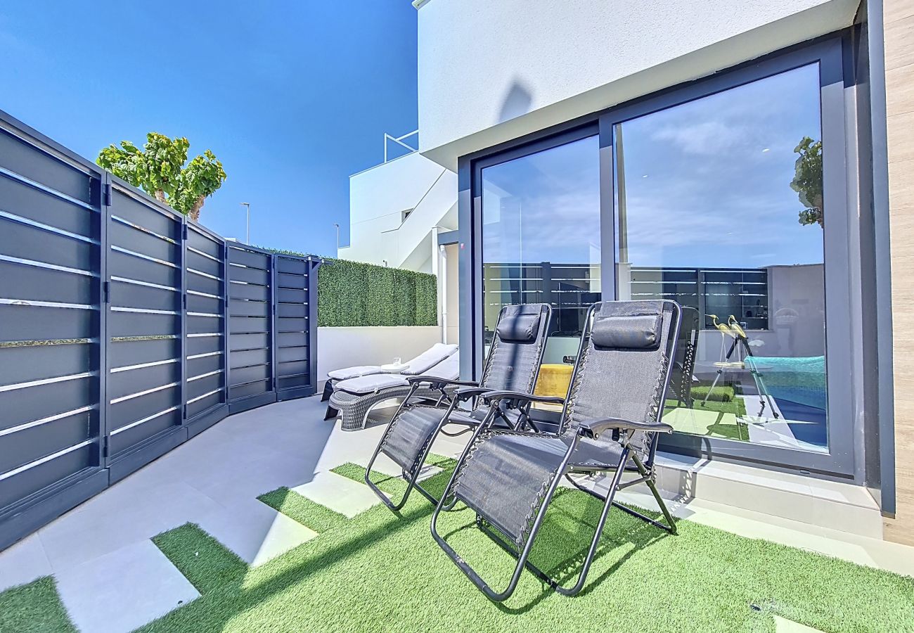 Villa in Los Alcazares - Villa met zeezicht, privézwembad en dakterras
