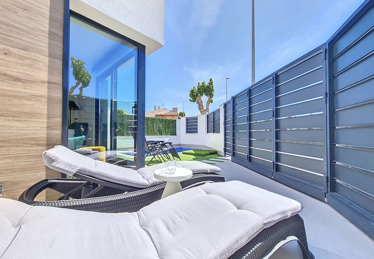 Villa in Los Alcazares - Villa met zeezicht, privézwembad en dakterras