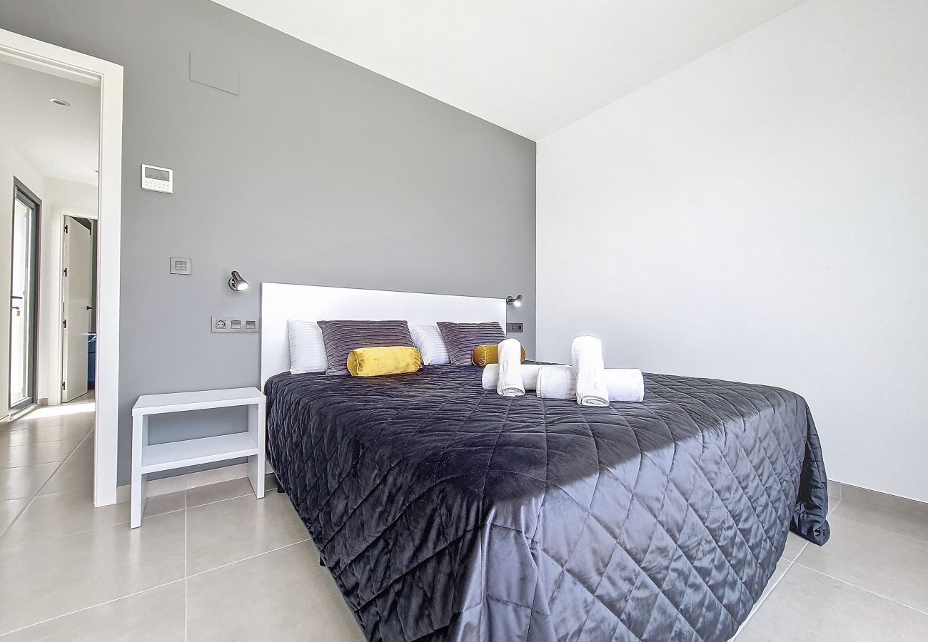 Villa in Los Alcazares - Villa met zeezicht, privézwembad en dakterras