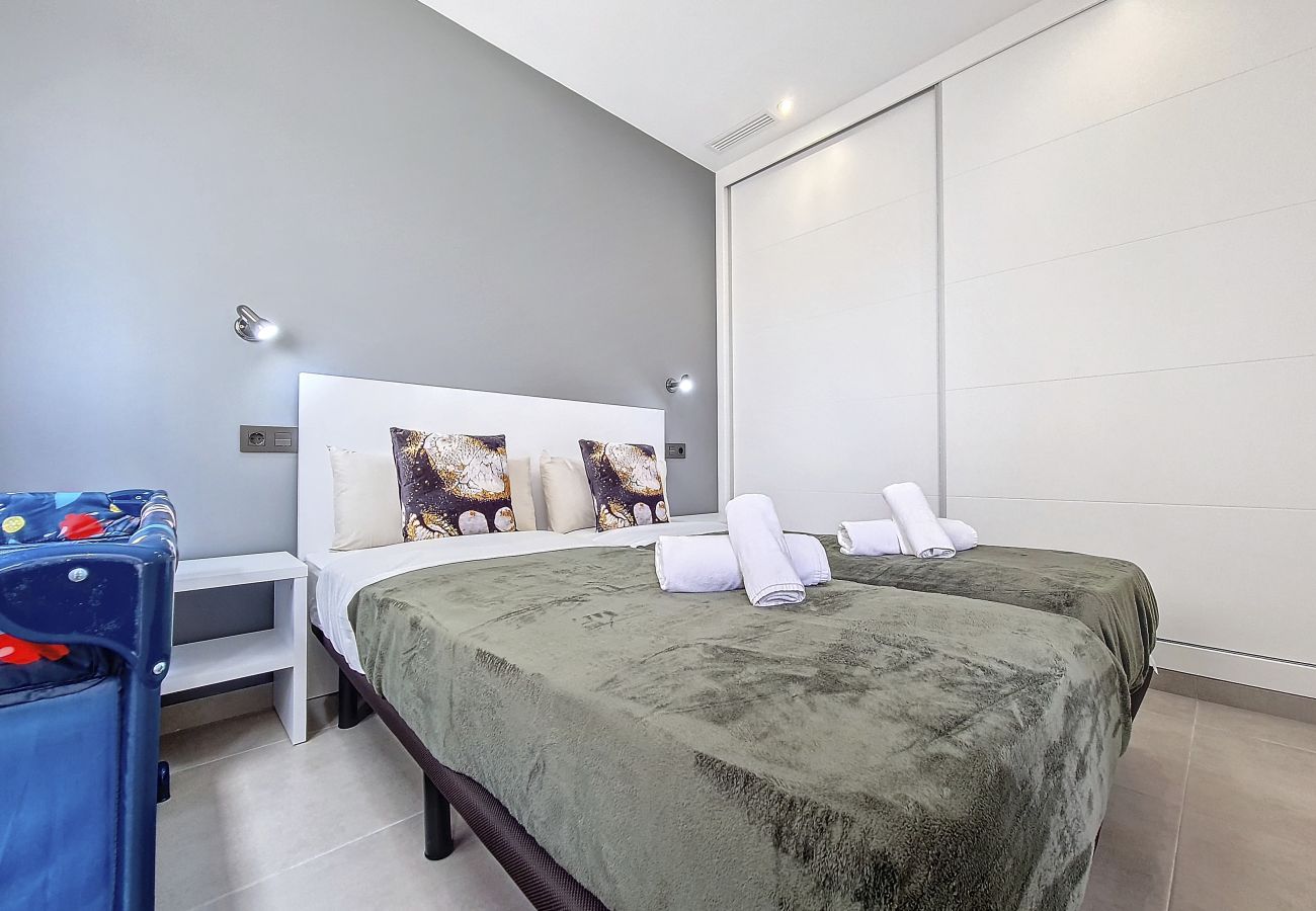Villa in Los Alcazares - Villa met zeezicht, privézwembad en dakterras