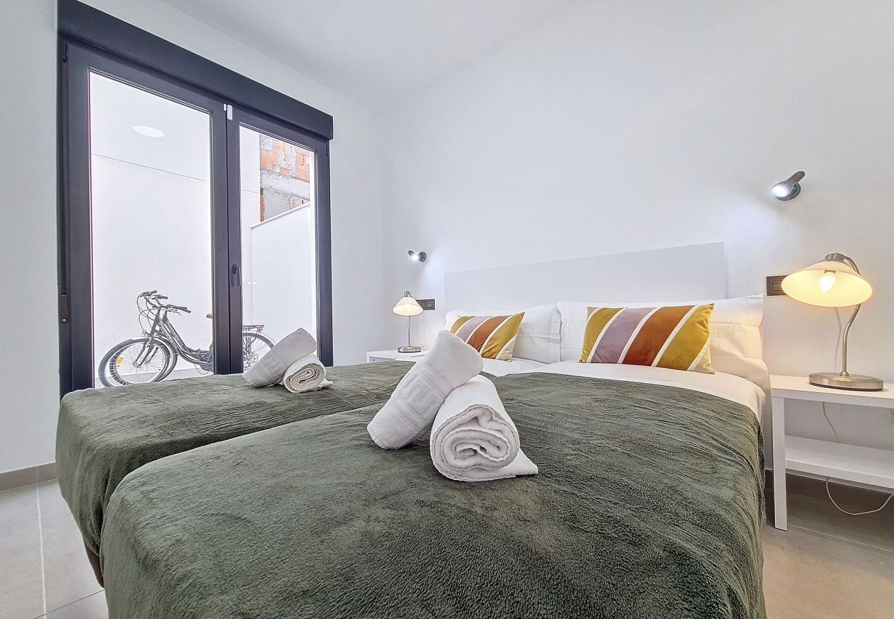 Villa in Los Alcazares - Villa met zeezicht, privézwembad en dakterras