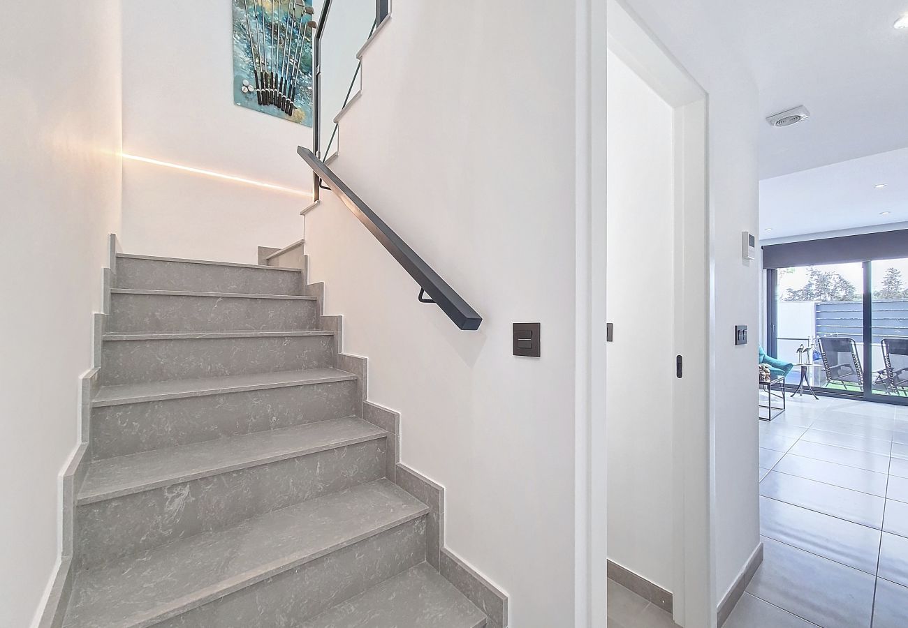 Villa in Los Alcazares - Villa met zeezicht, privézwembad en dakterras