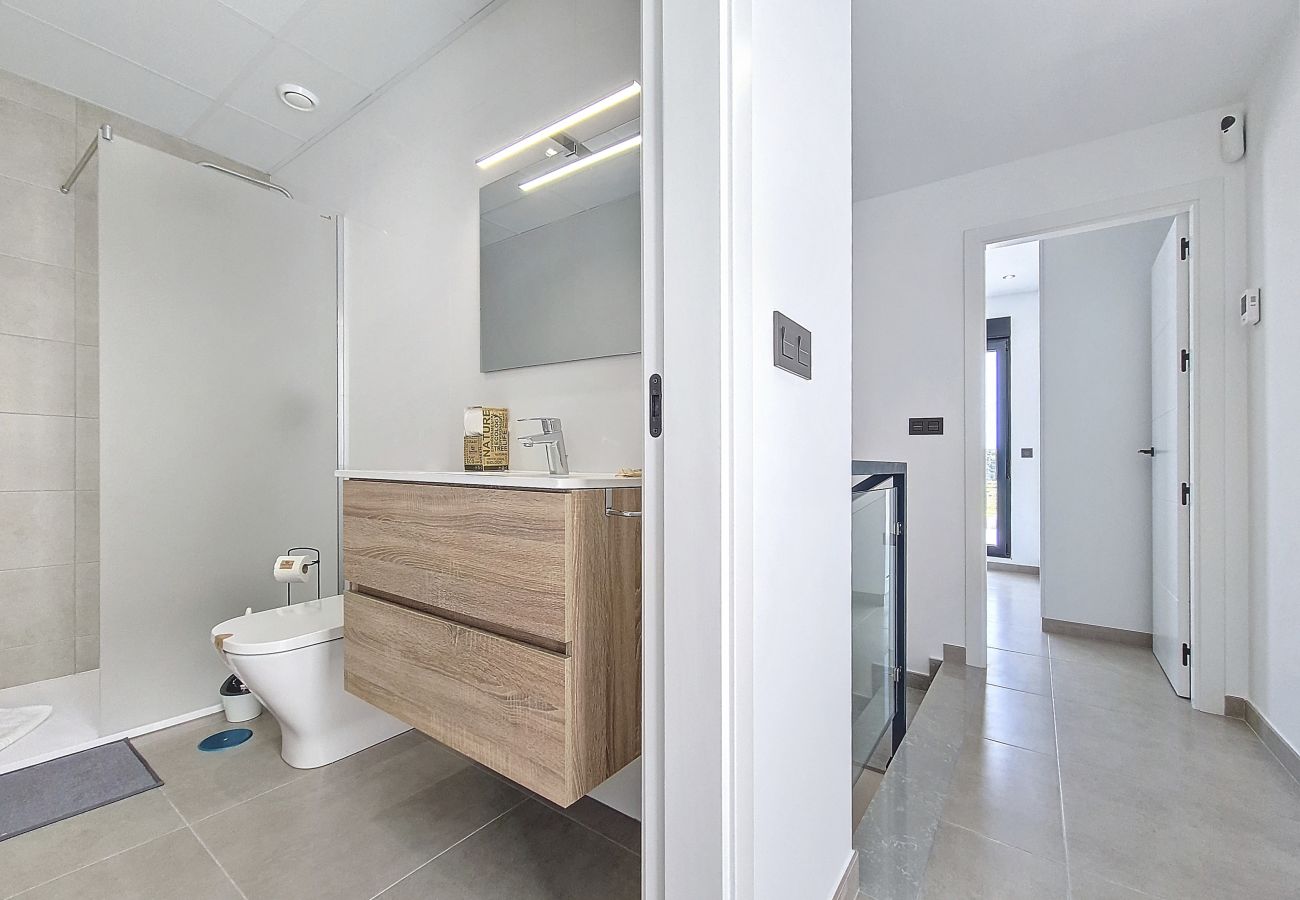 Villa in Los Alcazares - Villa met zeezicht, privézwembad en dakterras
