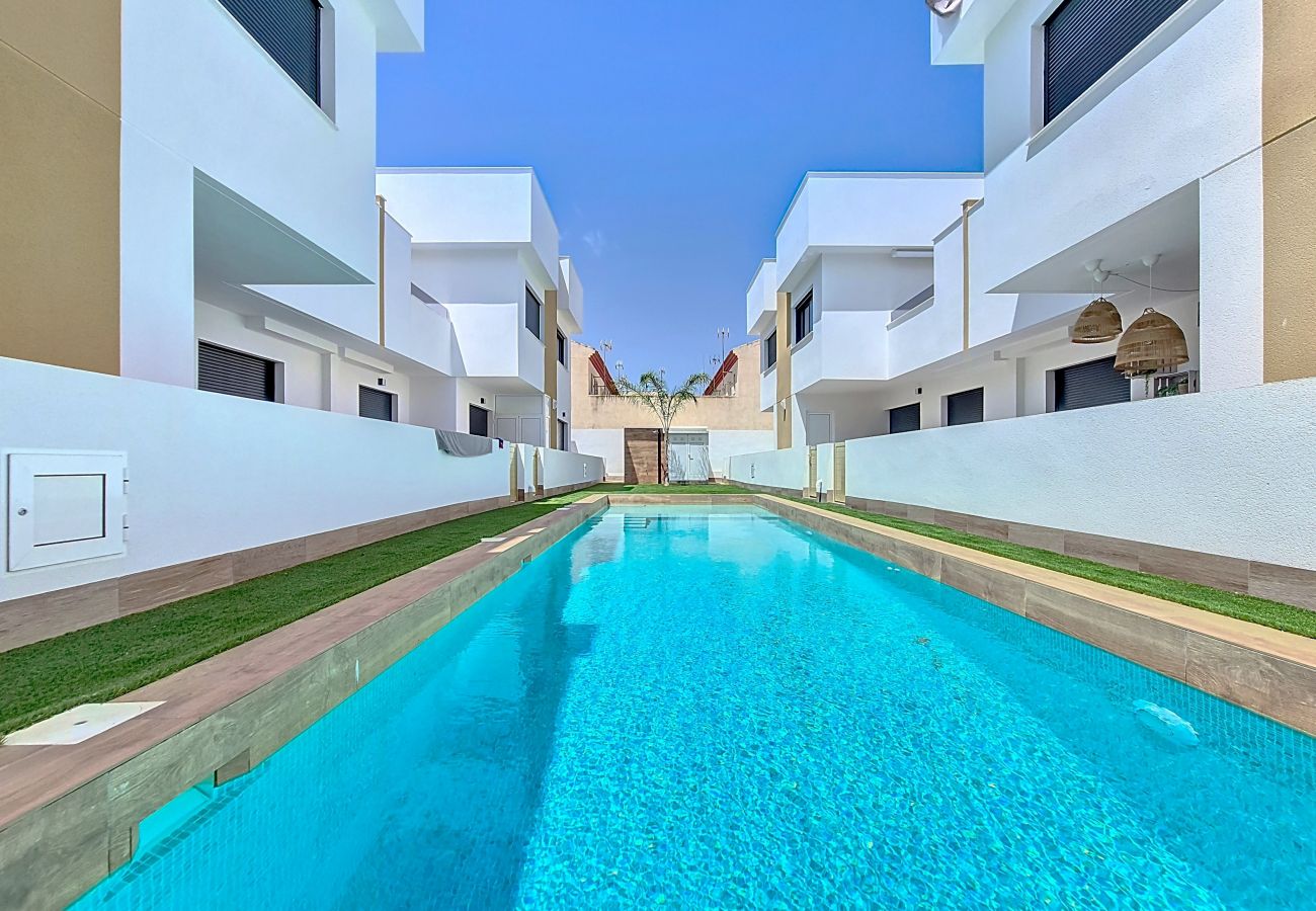 Appartement in San Pedro del Pinatar - Penthouse dichtbij het strand met zwembad Appartement in San Pedro del Pinatar - Penthouse dichtbij het strand met zwembad