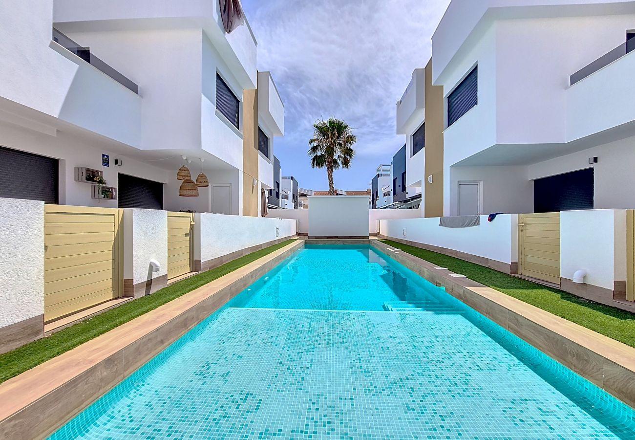 Appartement in San Pedro del Pinatar - Penthouse dichtbij het strand met zwembad Appartement in San Pedro del Pinatar - Penthouse dichtbij het strand met zwembad