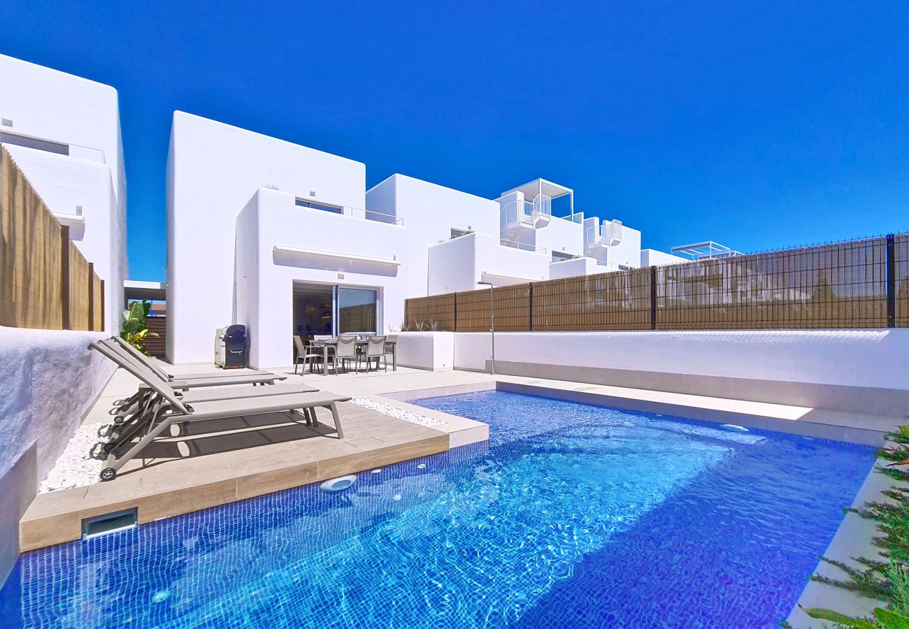 Villa in Los Alcazares - Villa met privézwembad, barbecue en groot terra