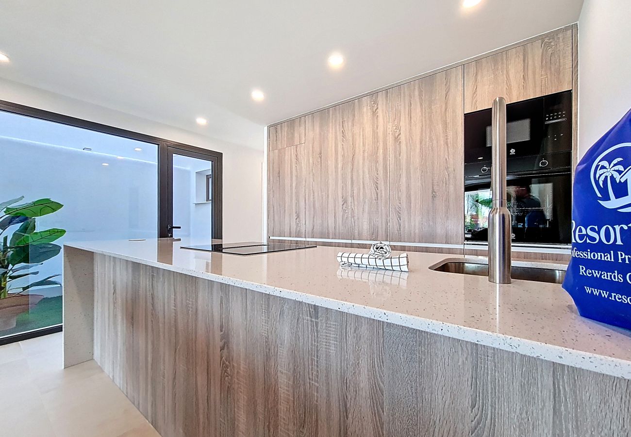 Appartement in Los Alcazares - Zuidgericht Appartement op de Begane Grond bij het Zwembad