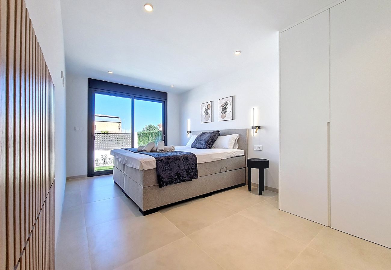 Appartement in Los Alcazares - Zuidgericht Appartement op de Begane Grond bij het Zwembad