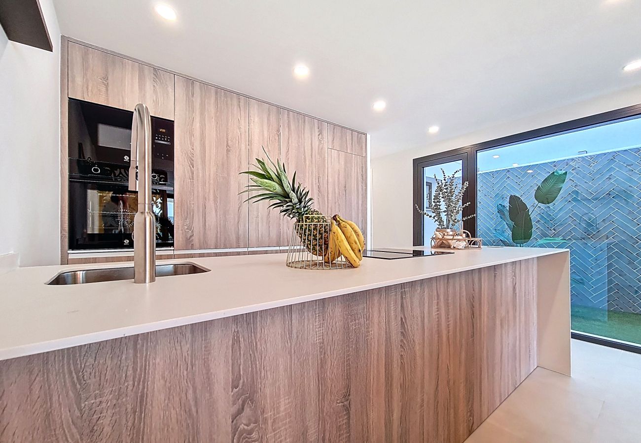 Appartement in Los Alcazares - Luxe Begane Grond Appartement bij het Zwembad