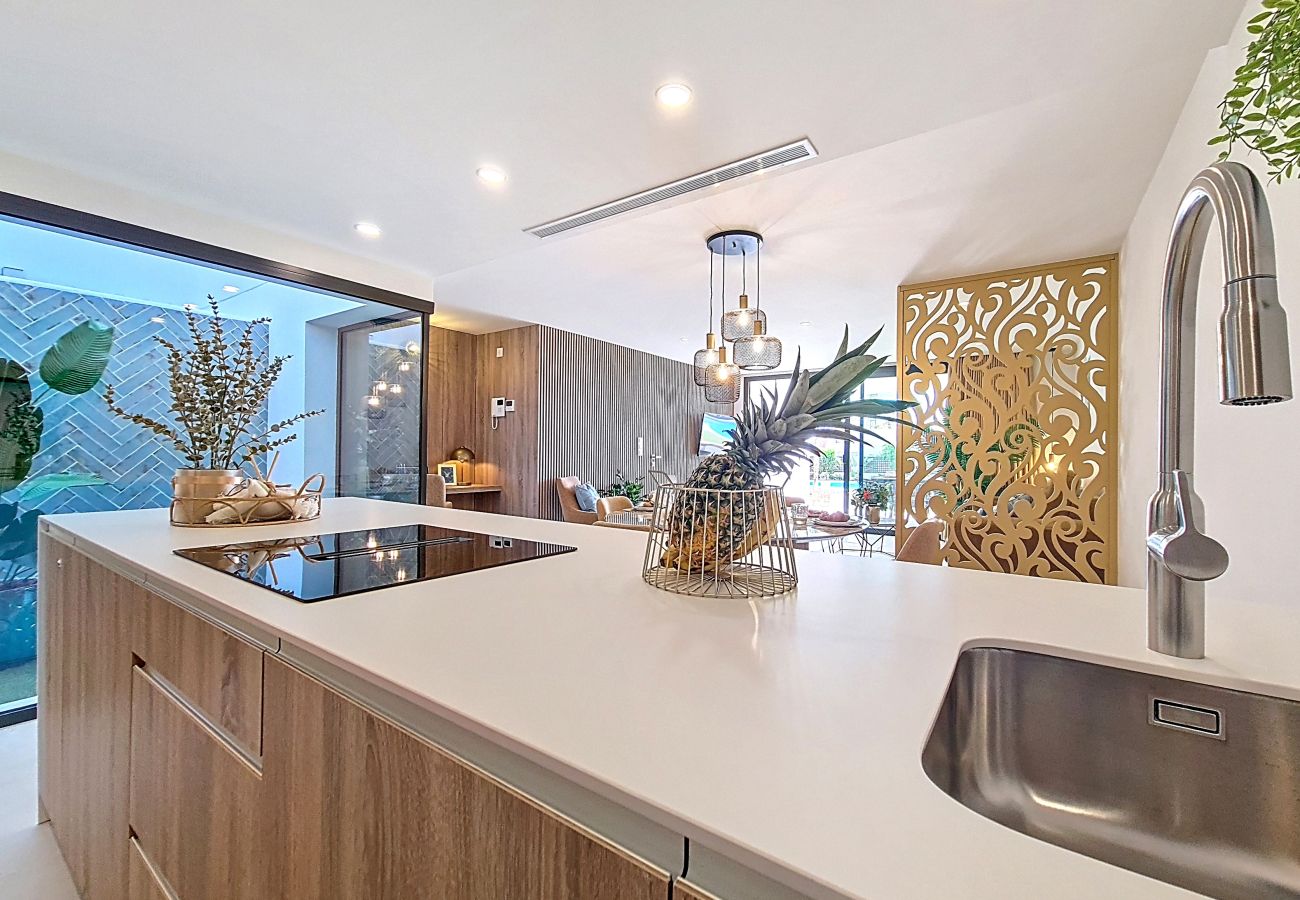 Appartement in Los Alcazares - Luxe Begane Grond Appartement bij het Zwembad