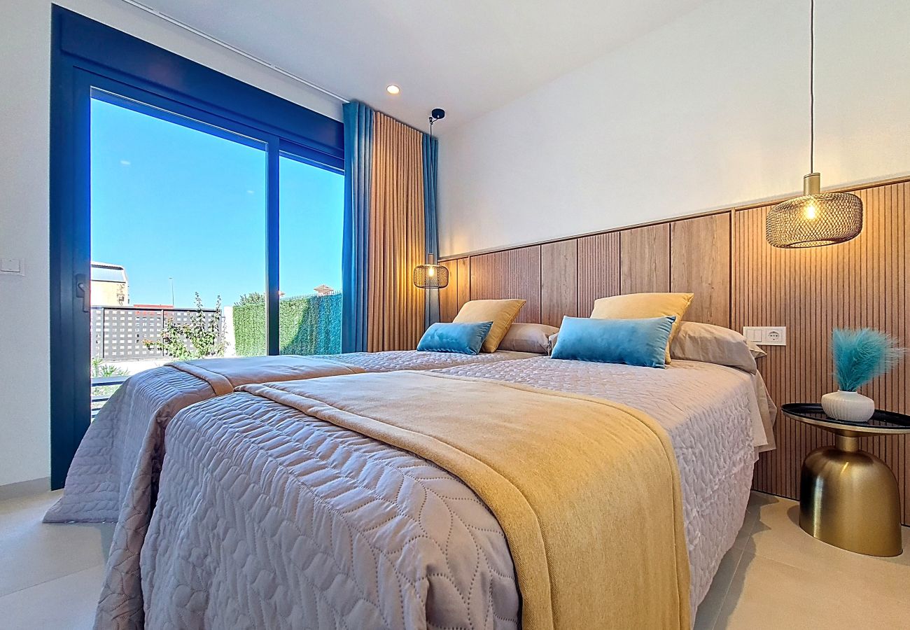 Appartement in Los Alcazares - Luxe Begane Grond Appartement bij het Zwembad