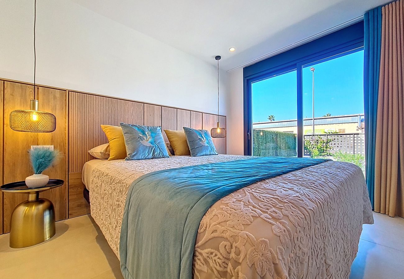 Appartement in Los Alcazares - Luxe Begane Grond Appartement bij het Zwembad