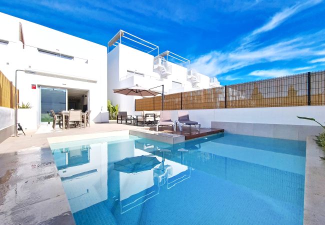 Villa in Los Alcazares - Villa met privézwembad en groot terra