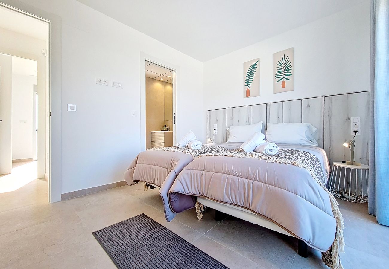 Villa in Los Alcazares - Villa met privézwembad en groot terra